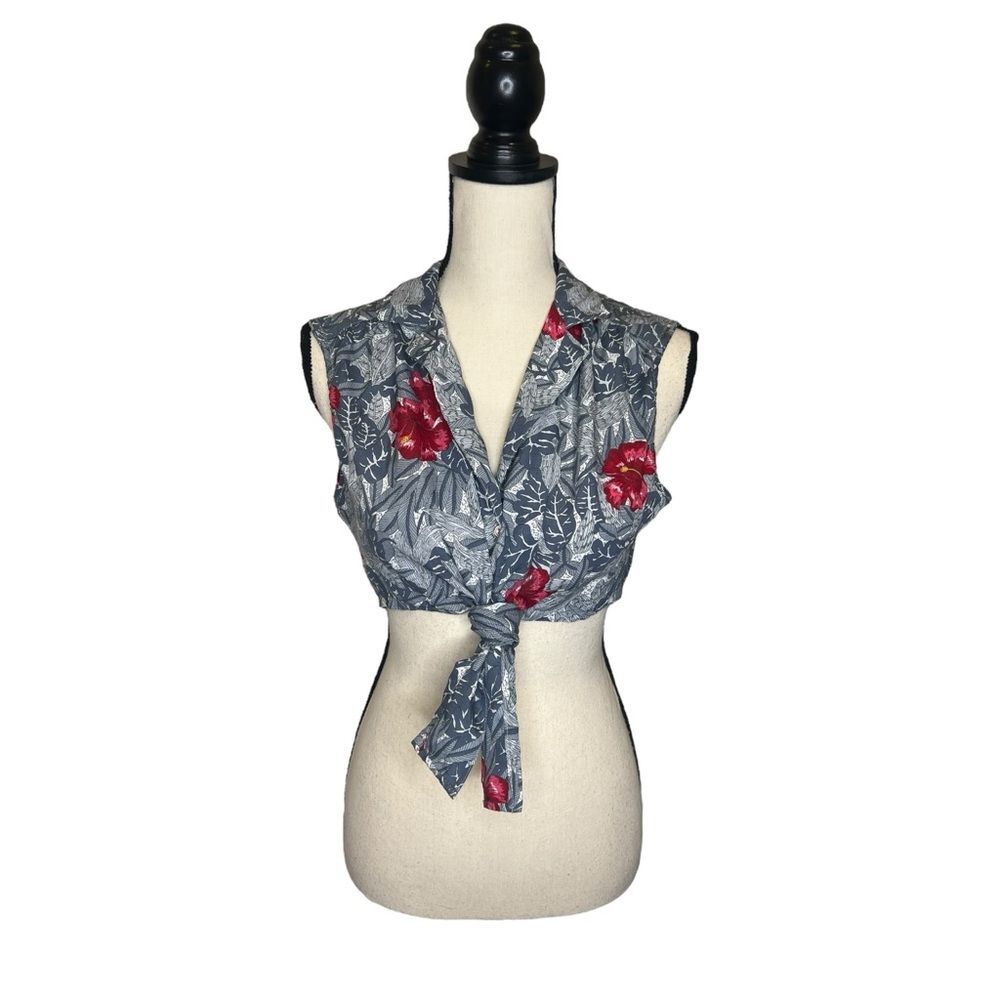 Vintage Weathervane Gray + Red Button-up Crop Hibiscus Floral Top Size 10